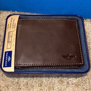 Dockers brown leather men’s wallet